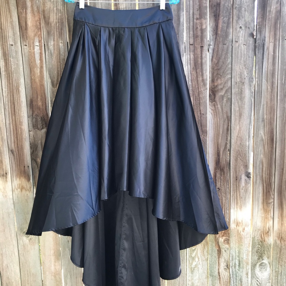 Gracia Black High Low Skirt